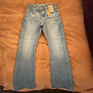 Levi’s Women’s 725 High Rise Bootcut Jeans